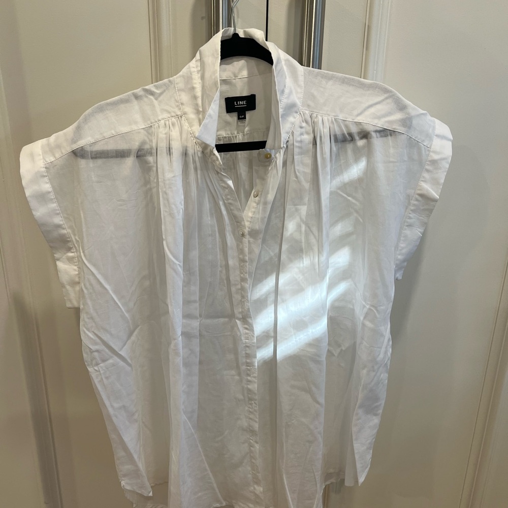 Delicate short sleeve blouse in white, by Line. Like new